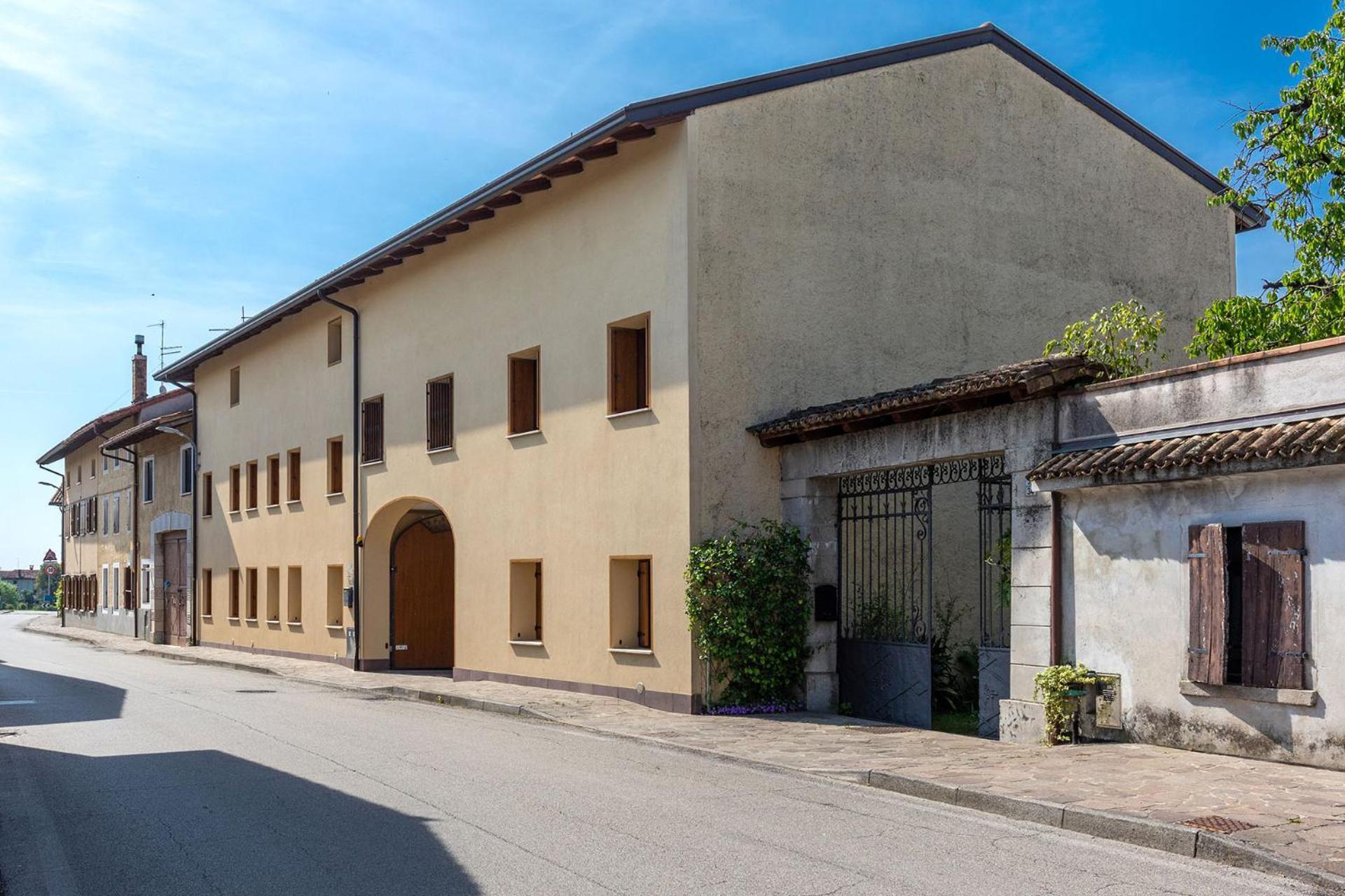 Albergo Diffuso Magredi Vivaro エクステリア 写真